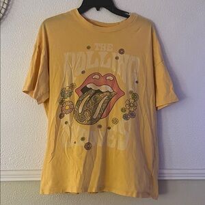 American Eagle Outfitters Yellow Graphic Tee